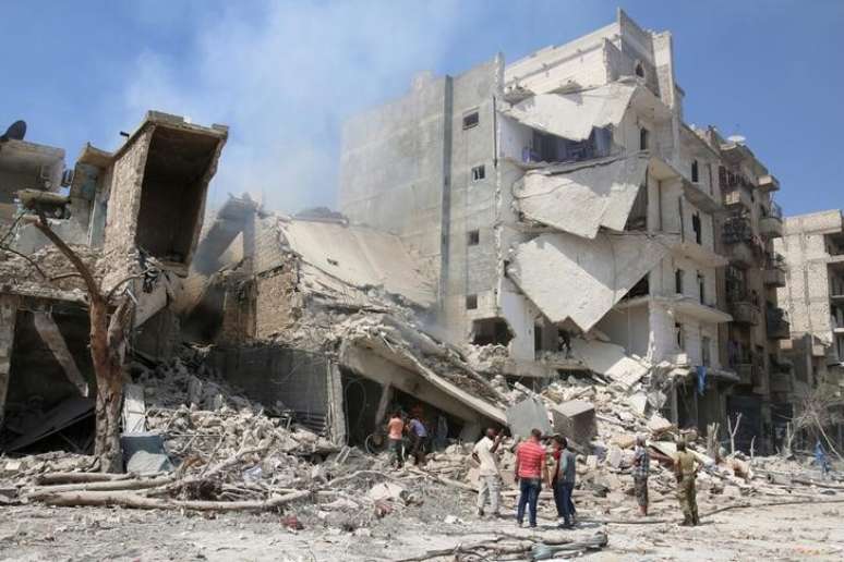 Prédio destruído por ataque em Aleppo 27/08/2016 REUTERS/Abdalrhman Ismail