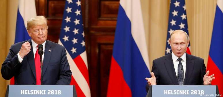 Trump e Putin em coletiva de imprensa ao fim da reunião em Helsinque