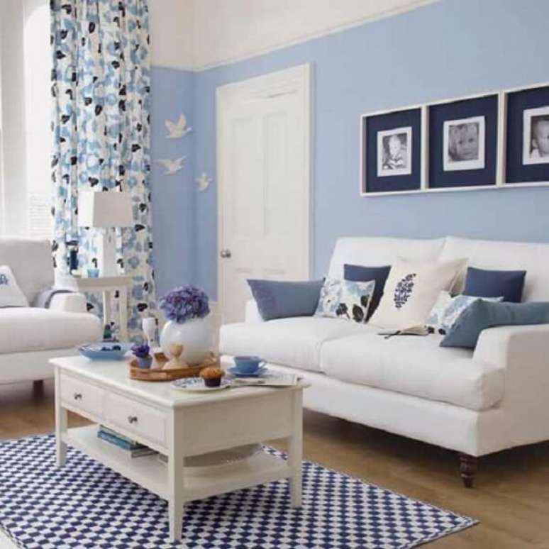 46-As  cores para sala de estar em azul claro deixa o ambiente mais delicado.