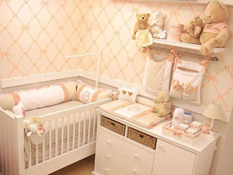 36. Papel de parede delicado para quarto pequeno de beb&ecirc; feminino