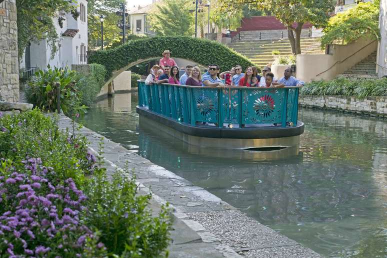 Tour de barco no River Walk