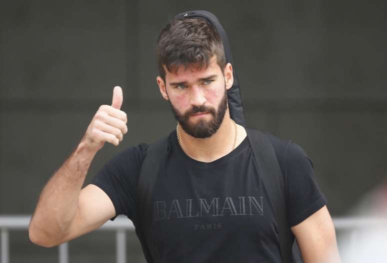 Alisson pode se tornar o goleiro mais caro da história do futebol (Foto: AFP/Benjamin Cremel)