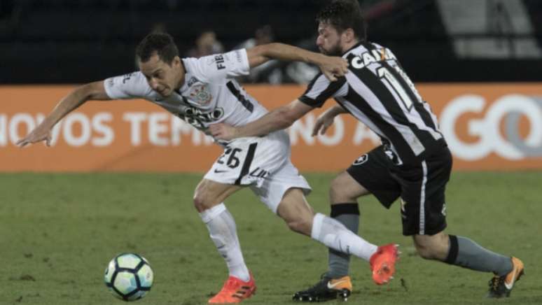 Último duelo: 23/10/17 - Botafogo 2 x 1 Corinthians