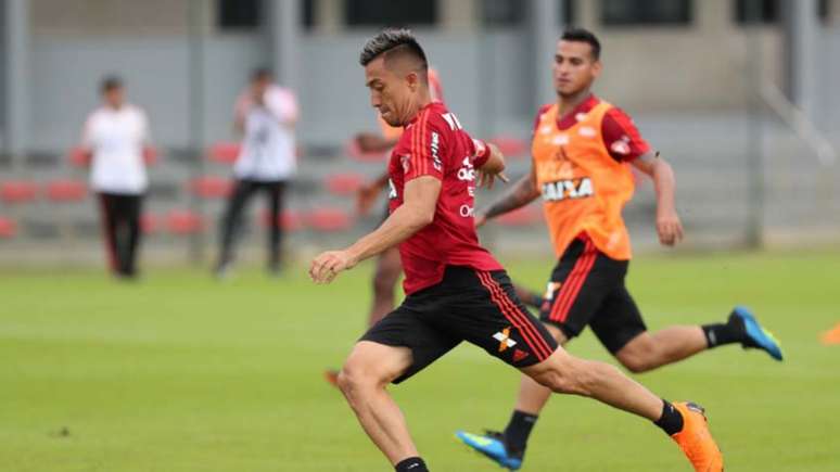 Fernando Uribe chegou ao Ninho do Urubu durante o Mundial da Rússia (Foto: Gilvan de Souza/Flamengo)