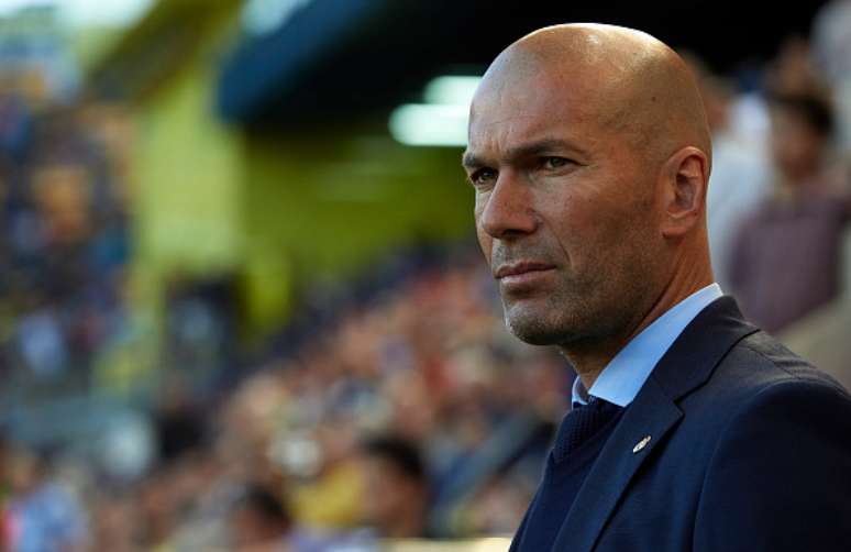 Zinedine Zidane, que conquistou três Liga dos Campeões seguidas pelo Real Madrid como técnico, segundo jornal, deve ser o próximo treinador do Manchester United