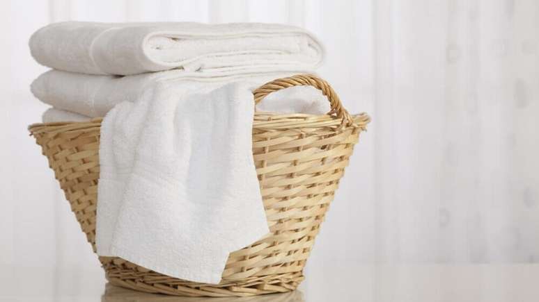 5. Além de saber como tirar mofo de roupa, que tal aprender como evitar mofo nas roupas?