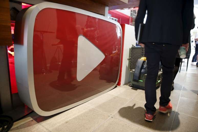 Logo do YouTube no YouTube Space LA em Playa Del Rey, Los Angeles, Califórnia, EUA
21/10/2015
REUTERS/Lucy Nicholson