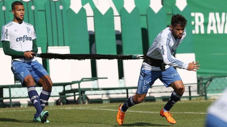 Gustavo Scarpa durante treino do Palmeiras na Academia de Futebol (Foto: Cesar Greco)