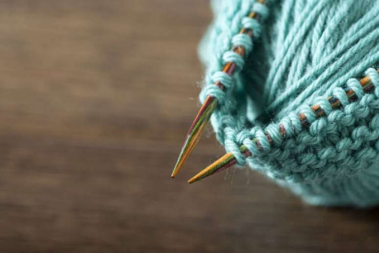 3. Antes de aprender como se faz crochê é necessário saber escolher as agulhas e linhas