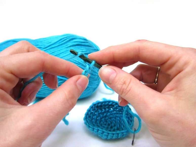 5. O ponto correntinha é o primeiro ponto que você precisa aprender em como se faz crochê