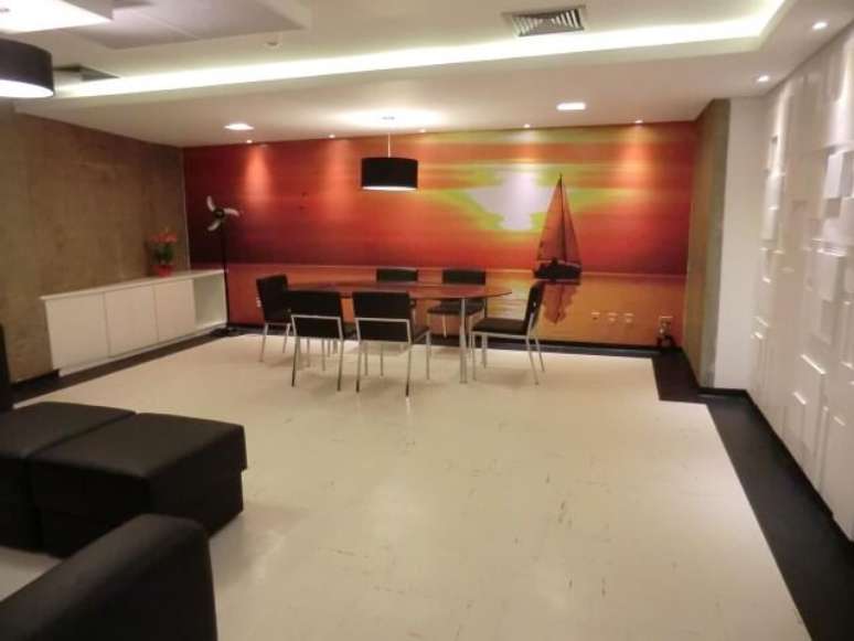 48. Sala de jantar com sanca de gesso aberto com spot. Projeto de Denise Corsini Totoli