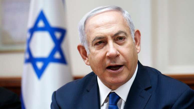 Netanyahu elogiou a aprovação da lei. Ao ser questionado sobre se a legislação retiraria direitos de israelenses árabes, ele afirmou que a "maioria também tem direitos e a maioria decide"