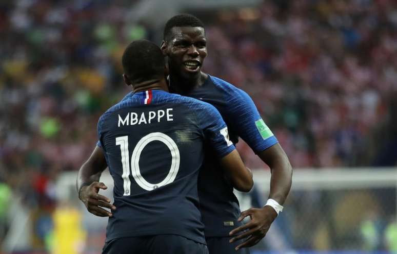 Franceses Mbappé e Pogba comemoram gol na final da Copa do Mundo 15/07/2018   REUTERS/Carl Recine