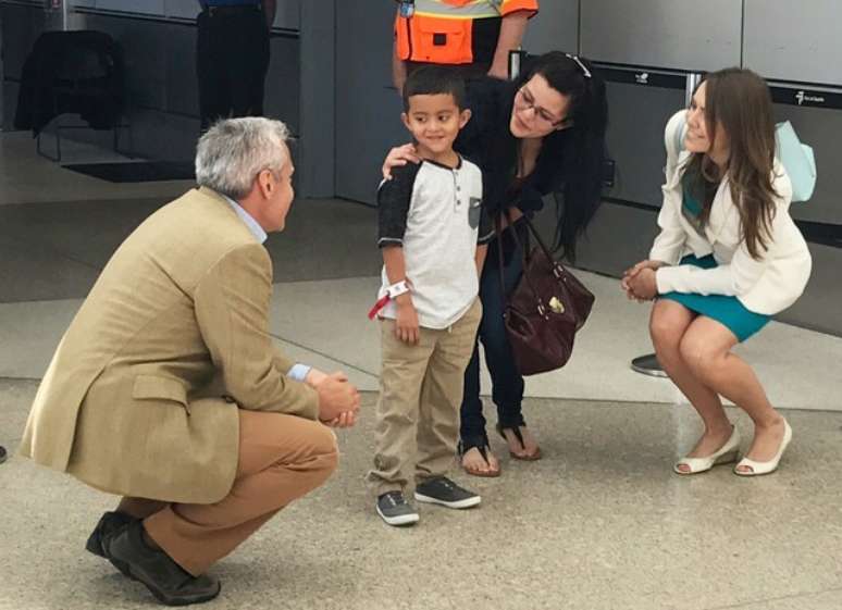 Yolany Padilla, de Honduras, se encontra com filho de 6 anos no aeroporto de Seattle
 14/7/2018   REUTERS/Tim Exton 