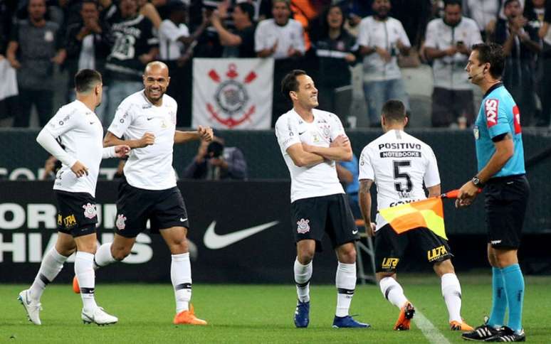 Com grande atuação de Cássio, golaço de Rodriguinho e gol de Romero, Timão vence o Bota (Foto: Luis Moura / WPP)