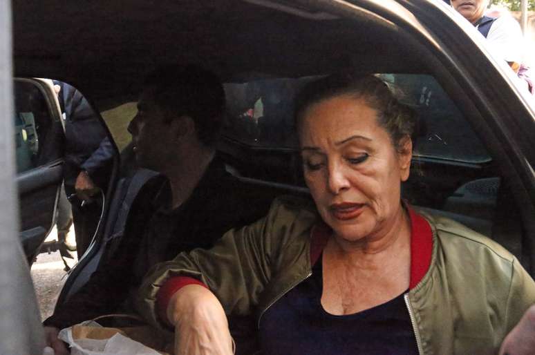 Maria de Fátima, a mãe do Dr. Bumbum, também foi denunciada por homicídio e teve seu registro cassado pelo Conselho Regional de Medicina do Estado do Rio de Janeiro (Cremerj)