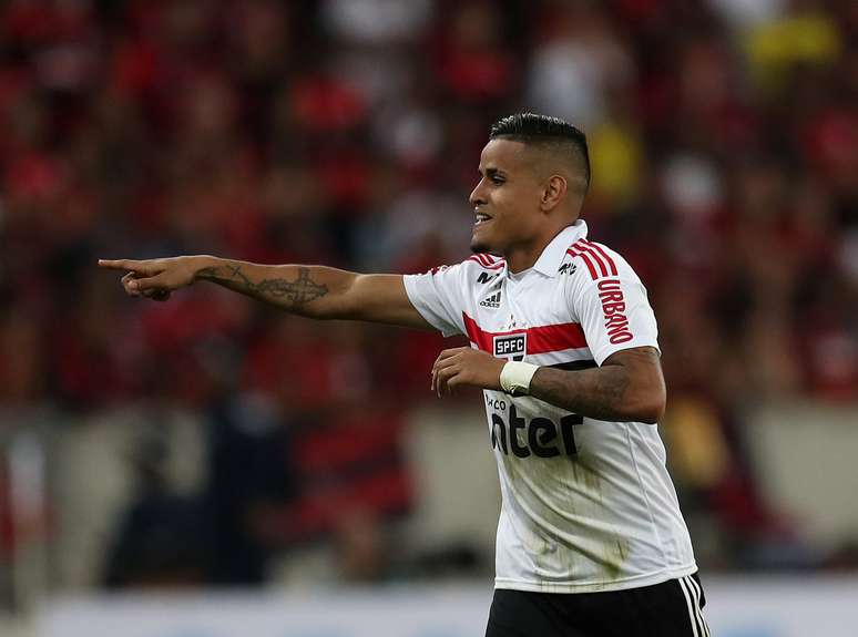 Éverton comemora gol pelo São Paulo