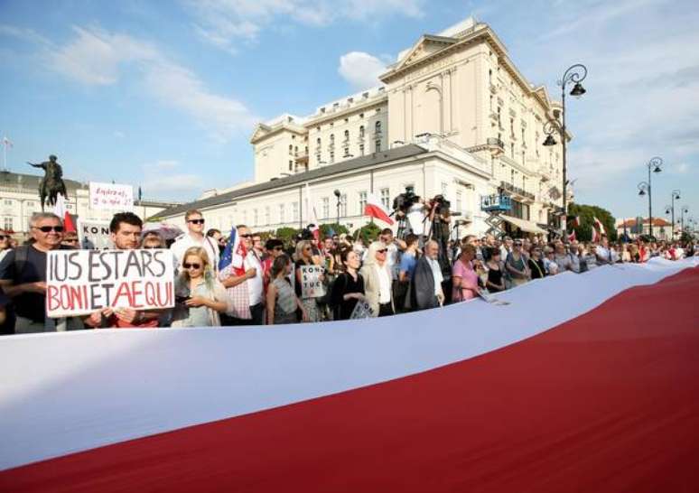 Protesto contra reforma judicial em Varsóvia, na Polônia