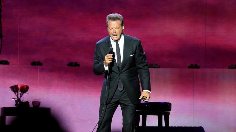 'Acho que o motivo que leva o p&uacute;blico a se interessar pela s&eacute;rie e a ter simpatia por ele &eacute; o fato de Luis Miguel (foto) ter conseguido manter a carreira crescendo, apesar de tantos problemas', diz o roteirista Daniel Krauze