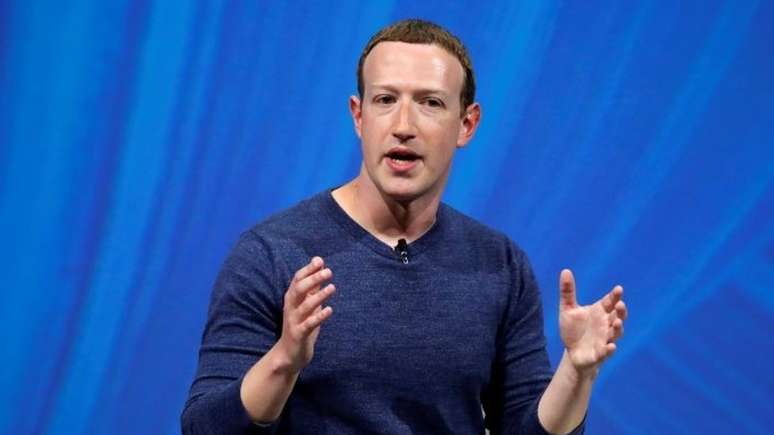 Depois de cr&iacute;ticas por seus coment&aacute;rios sobre os negacionistas do Holocausto, Mark Zuckerberg disse que n&atilde;o os defende
