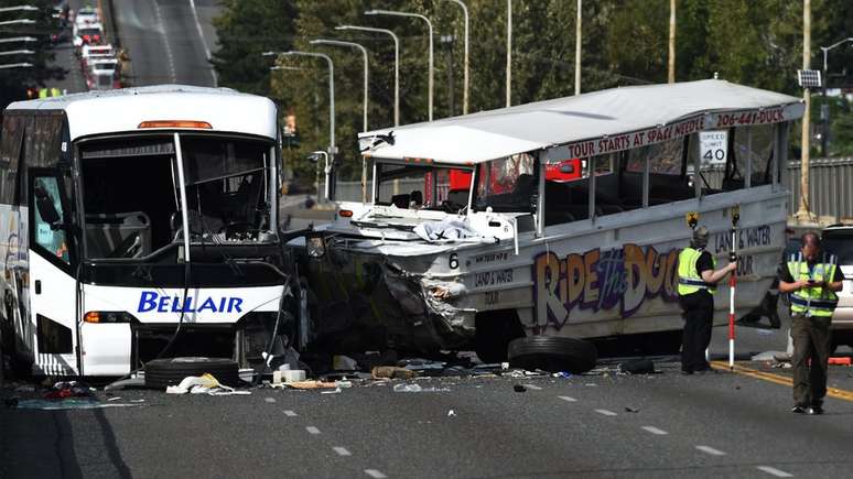 Cinco pessoas foram mortas em um acidente envolvendo um ônibus anfíbio em Seattle, nos EUA, em 2015