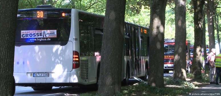 Ônibus no qual aconteceu o ataque, em Lübeck