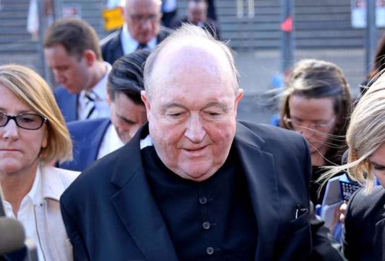 O arcebispo de Adelaide, Philip Wilson, é acusado de encobrir crimes cometidos por outro padre