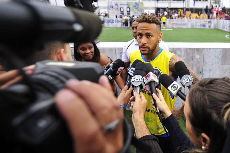 Neymar desabafou no final do evento "Neymar Jr's Five", competição de futebol de cinco que ele organizou