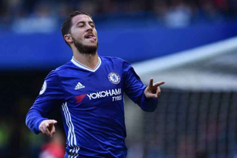 Chelsea já informou ao Real Madrid que não pretende vender Eden Hazard (Foto: Glyn Kirk / AFP)