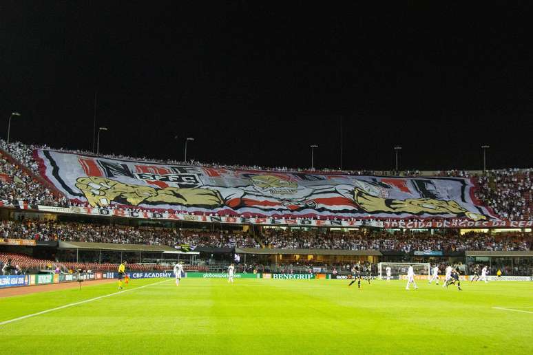58 mil pagantes estiveram no Morumbi para acompanhar a vitória do São Paulo sobre o Corinthians por 3 a 1