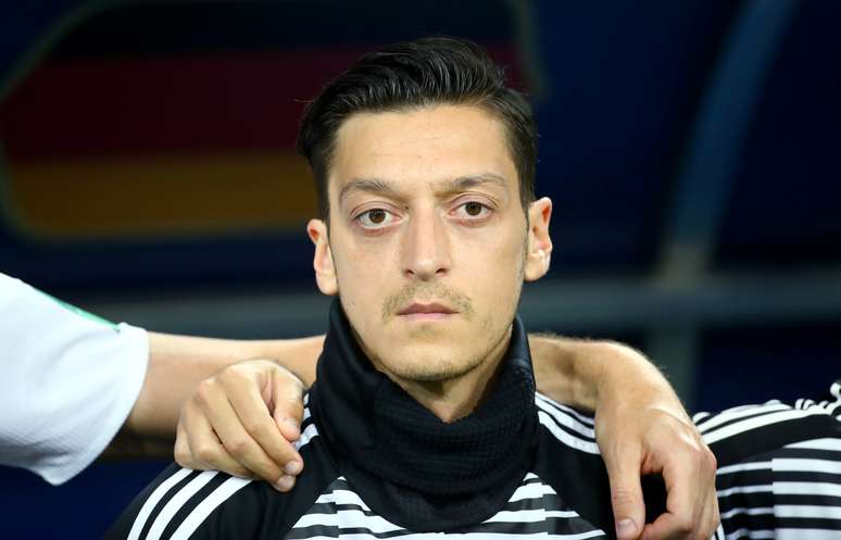 Meia alem&atilde;o Mesut Ozil, antes do jogo contra a Su&eacute;cia na Copa do Mundo da R&uacute;ssia
23/08/2018
REUTERS/Michael Dalder