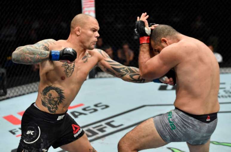 Anthony Smith não deu chances e nocauteou Maurício Shogun ainda no primeiro round de luta (Foto: Getty Images)