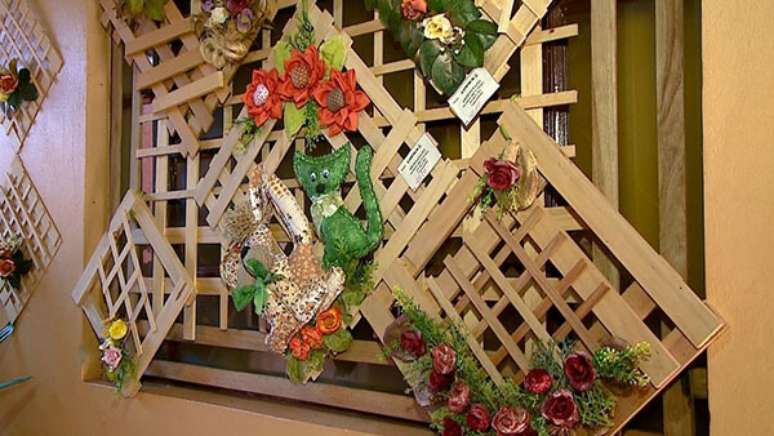 31.Estrutura em artesanato em madeira para decora&ccedil;&atilde;o