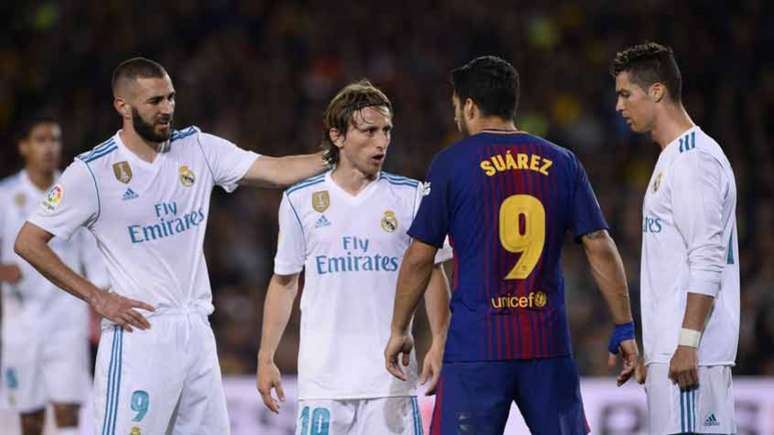 Duelo entre Real Madrid e Barcelona sempre tem muita emoção (Foto: AFP)