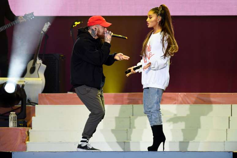 Mac Miller e Ariana Grande durante apresentação em Manchester, Inglaterra