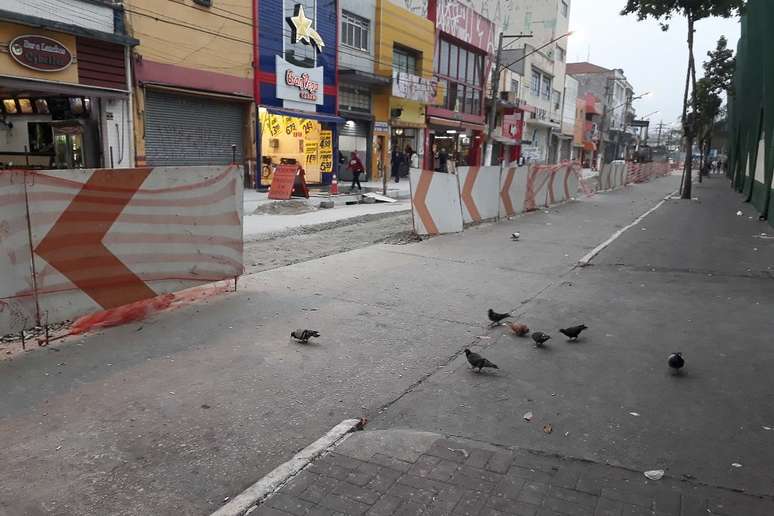 Obra na Rua Conrado Moreschi, localizada atrás do Mercado Municipal da Lapa, em São Paulo (SP)