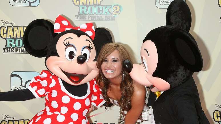 Cantora ficou famosa ap&oacute;s protagonizar um filme da Disney