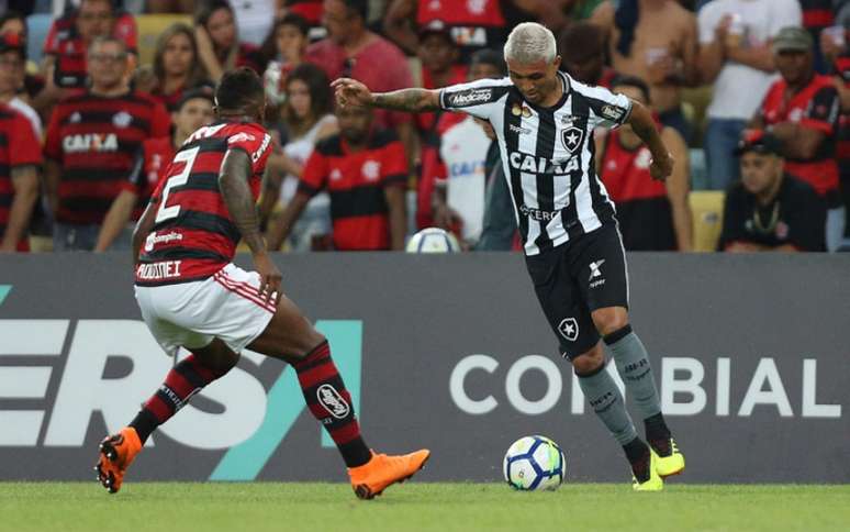 Kieza é um dos que busca melhor atuação dentro das quatro linhas (Vitor Silva/SSPress/Botafogo)