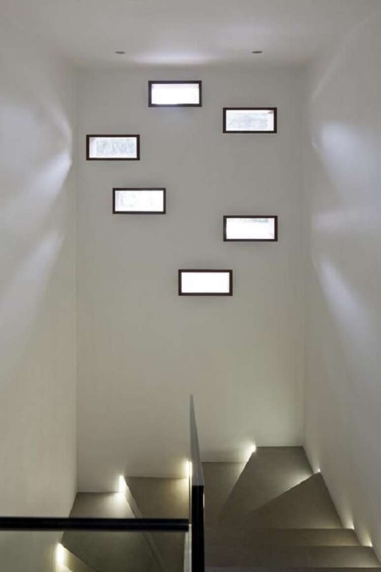 25-Parede de tijolo de vidro como detalhe em alvenaria. Projeto Pascali Semerdjian
