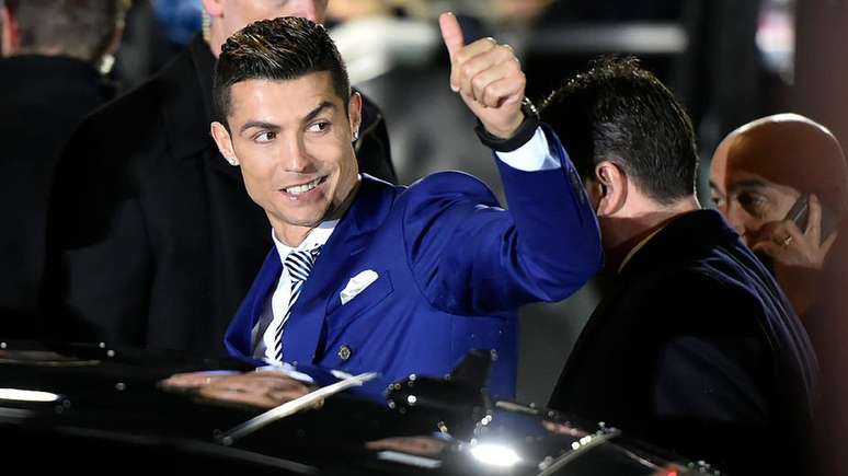 O jogador Cristiano Ronaldo tem 137 milhões de seguidores no Instagram, e cada post patrocionado seu gera cerca de US$ 750 mil