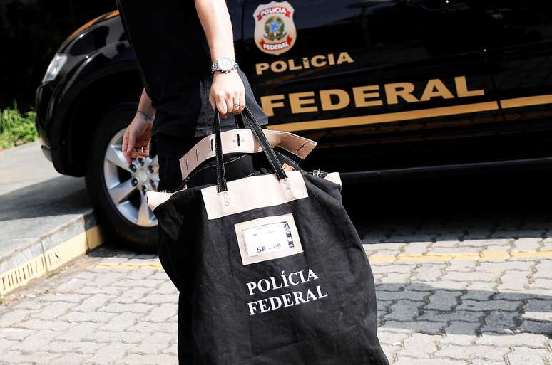 Polícia Federal encontrou com um passageiro, vindo dos Estados Unidos, 246 iPhones novos