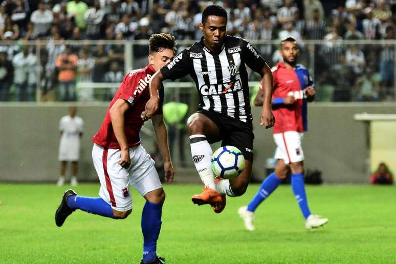 Elias marcou o segundo gol do Atlético-MG