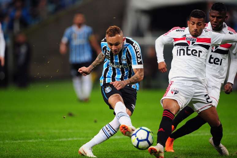 Everton empatou a partida para o Gr&ecirc;mio