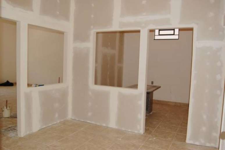 9. As paredes de drywall são muito usadas para fazer as divisões internas da casa