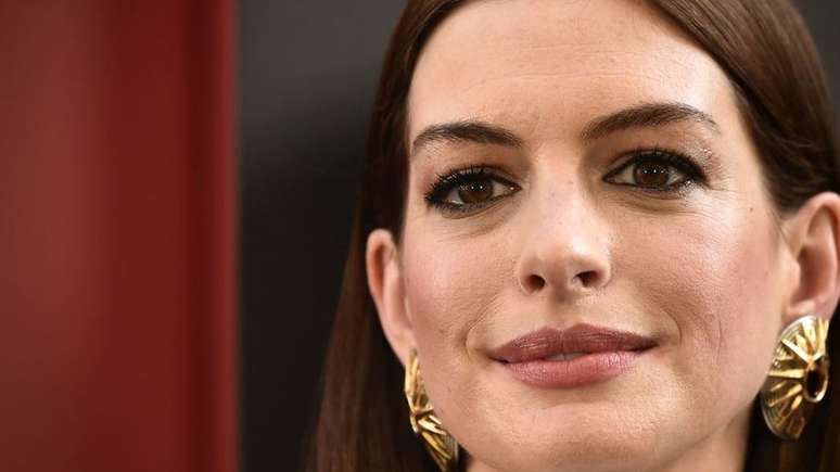 Anne Hathaway (foto) questionou o privil&eacute;gio branco depois do assassinato de Nia Wilson