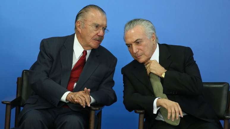 Michel Temer substituiu Dilma, alvo de impeachment, e José Sarney assumiu após a morte do presidente eleito Tancredo Neves