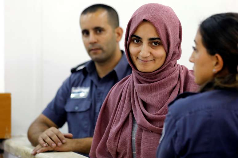 Turca Ebru Ozkan, detida em um aeroporto de Israel, é levada a tribunal militar perto de Migdal 8/7/2018 REUTERS/Nir Elias