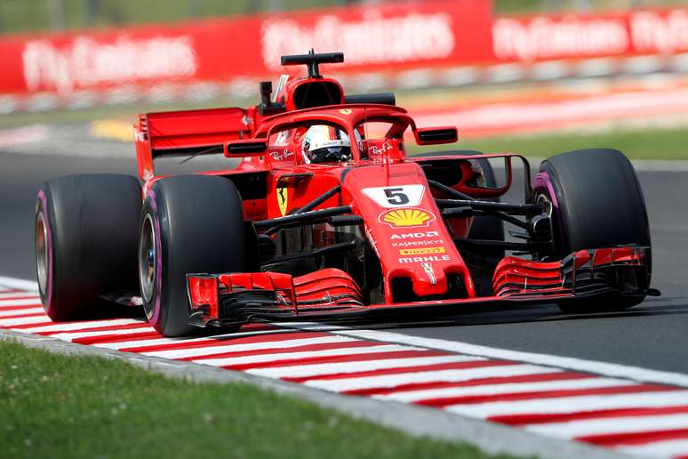 Ferrari do alemão Sebastian Vettel, durante treino livre para o GP da Hungria
27/07/2018
REUTERS/Bernadett Szabo

