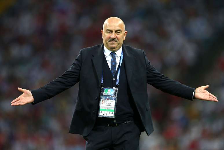 O técnico da Rússia, Stanislav Cherchesov, agora de contrato renovado