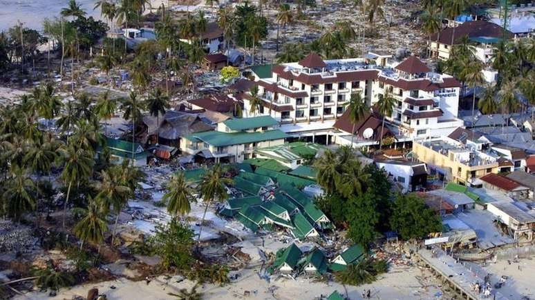 O tsunami de 2004, que matou 230 mil pessoas em 14 países no Oceano Índico, aconteceu na região do Círculo de Fogo